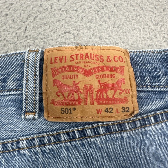 Levi's 501 Button Fly Jeans Men 42x32 Blue Straight Cowboy Preppy Western - Picture 2 of 16